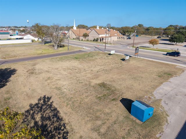602 S 3rd Street, Mabank, TX 75147