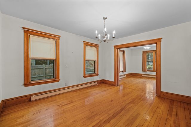 14 Circuit Ave E, Worcester, MA 01603