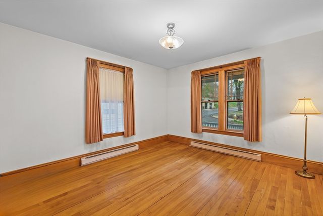 14 Circuit Ave E, Worcester, MA 01603