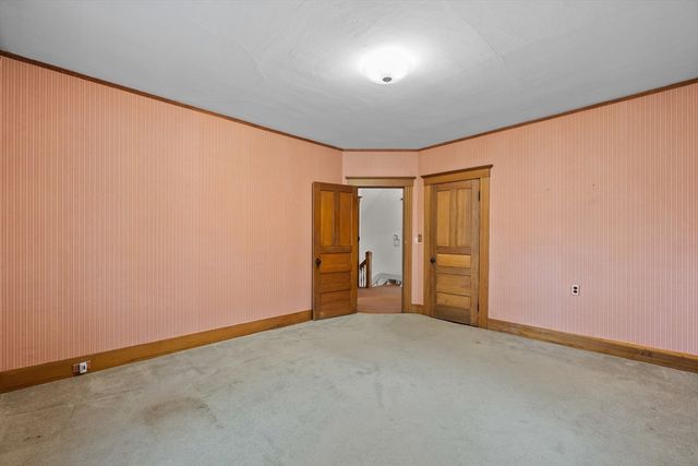 14 Circuit Ave E, Worcester, MA 01603