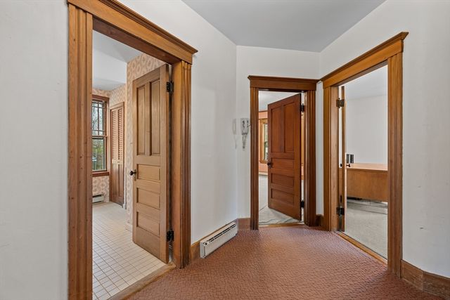 14 Circuit Ave E, Worcester, MA 01603