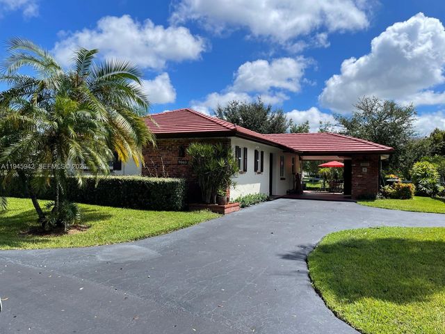 9065 Thunderbird Dr, Coral Springs, FL 33065