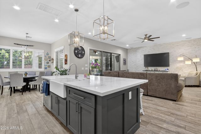 1177 E KINGBIRD Drive, Gilbert, AZ 85297