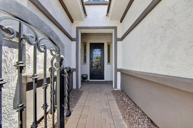 1177 E KINGBIRD Drive, Gilbert, AZ 85297