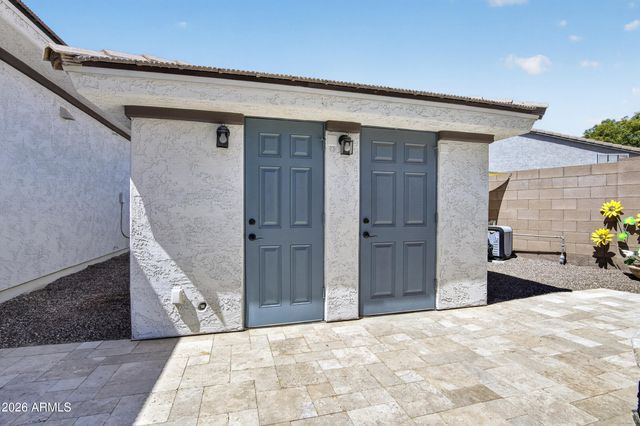 1177 E KINGBIRD Drive, Gilbert, AZ 85297