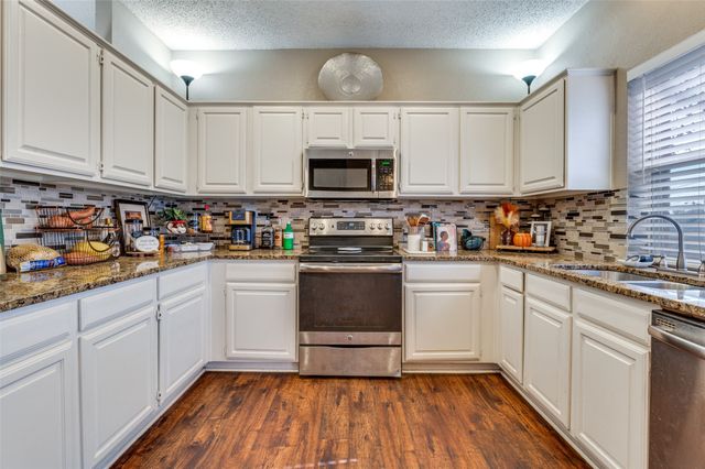 5302 Bradley Lane, Arlington, TX 76017