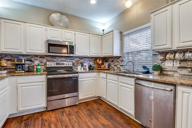 5302 Bradley Lane, Arlington, TX 76017