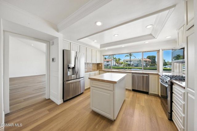 3825 Charthouse Circle, Westlake Village, CA 91361