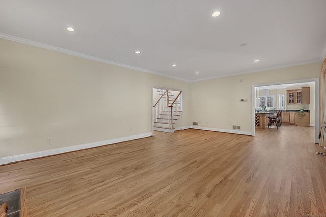 2 Ventres Way, Burlington, CT 06013