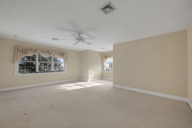 2 Ventres Way, Burlington, CT 06013