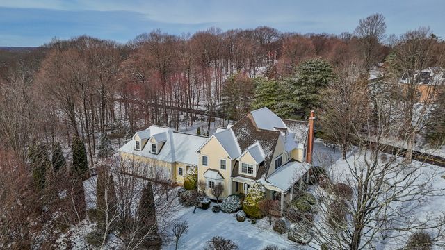 2 Ventres Way, Burlington, CT 06013