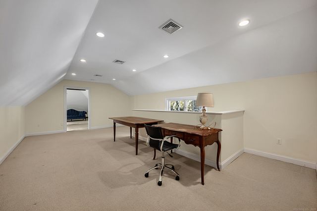 2 Ventres Way, Burlington, CT 06013