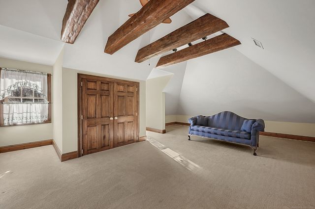 2 Ventres Way, Burlington, CT 06013