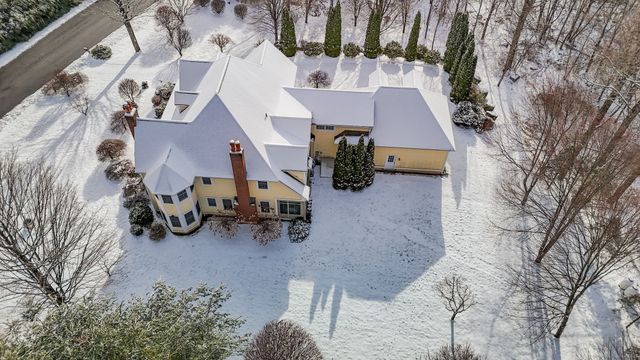 2 Ventres Way, Burlington, CT 06013