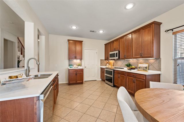625 Tradewind Drive, Fort Worth, TX 76131