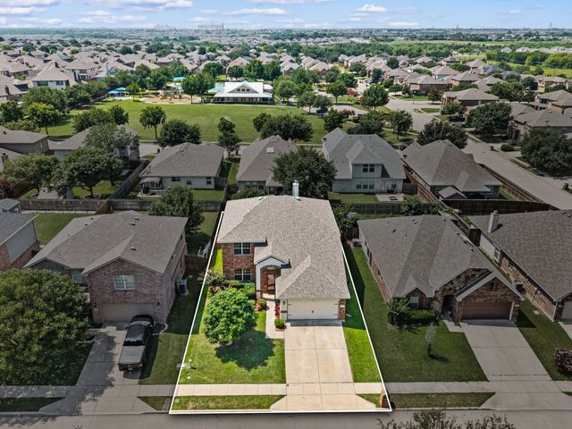 625 Tradewind Drive, Fort Worth, TX 76131