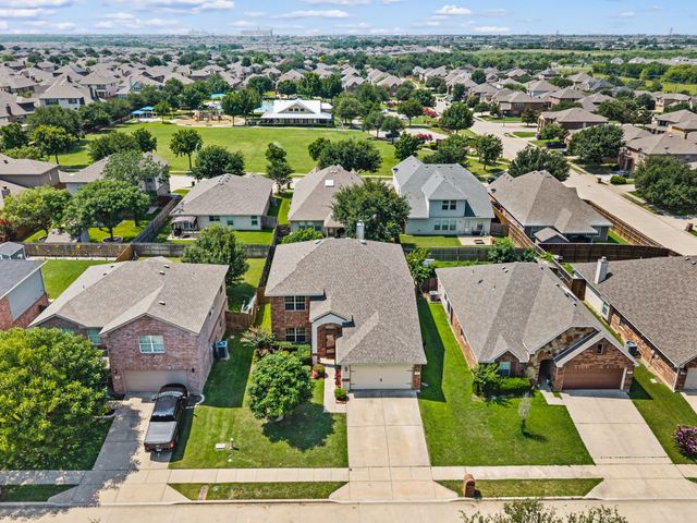 625 Tradewind Drive, Fort Worth, TX 76131