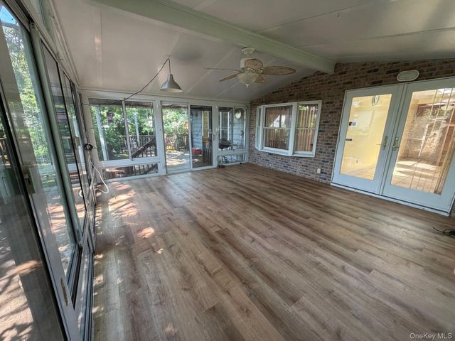 1067 N New York Drive, Massapequa, NY 11758