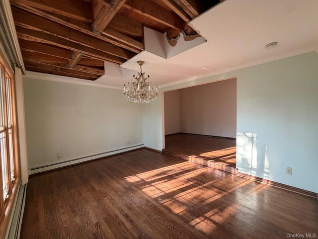 1067 N New York Drive, Massapequa, NY 11758