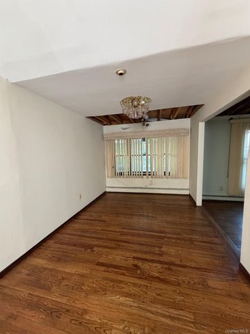 1067 N New York Drive, Massapequa, NY 11758