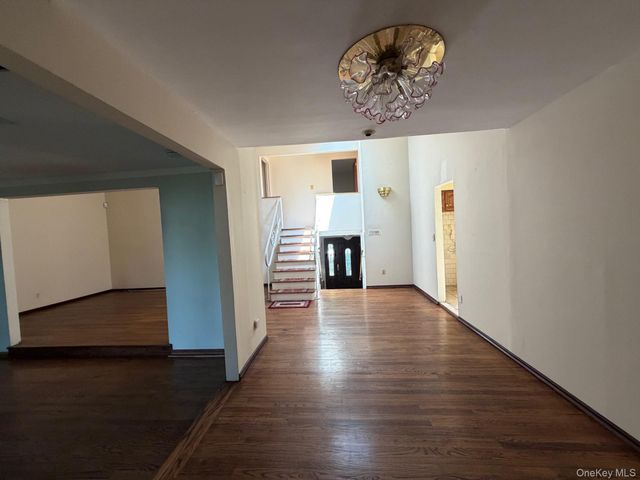 1067 N New York Drive, Massapequa, NY 11758