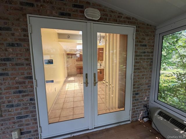 1067 N New York Drive, Massapequa, NY 11758