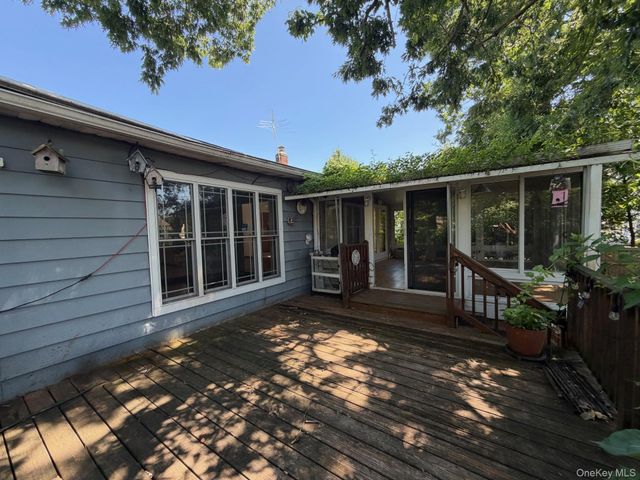 1067 N New York Drive, Massapequa, NY 11758