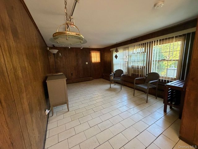 1067 N New York Drive, Massapequa, NY 11758