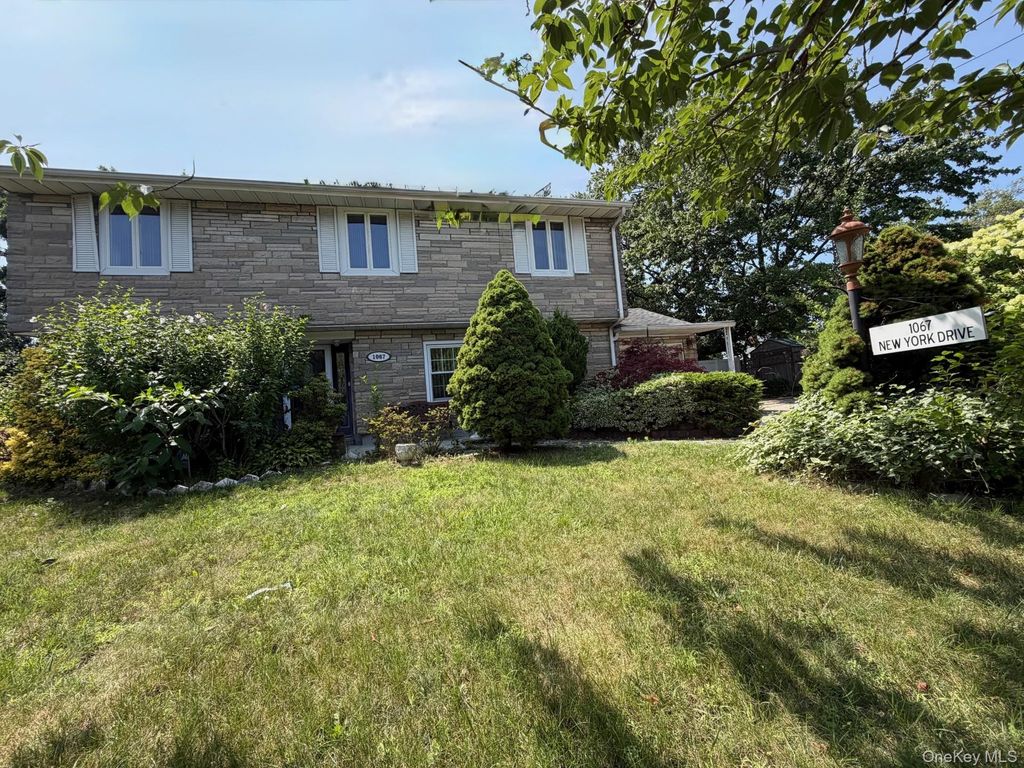 1067 N New York Drive, Massapequa, NY 11758