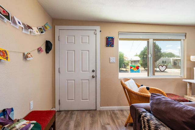 729 Prospect Avenue NW, Albuquerque, NM 87102