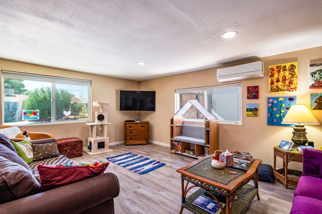 729 Prospect Avenue NW, Albuquerque, NM 87102