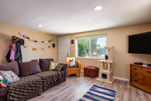 729 Prospect Avenue NW, Albuquerque, NM 87102