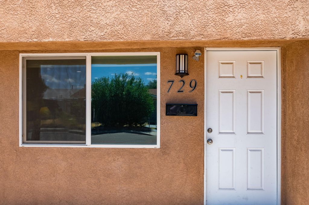 729 Prospect Avenue NW, Albuquerque, NM 87102