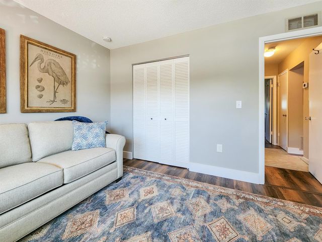 2800 Indian River Boulevard 8, Vero Beach, FL 32960