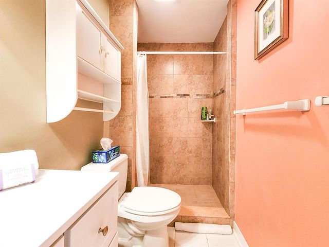 2800 Indian River Boulevard 8, Vero Beach, FL 32960