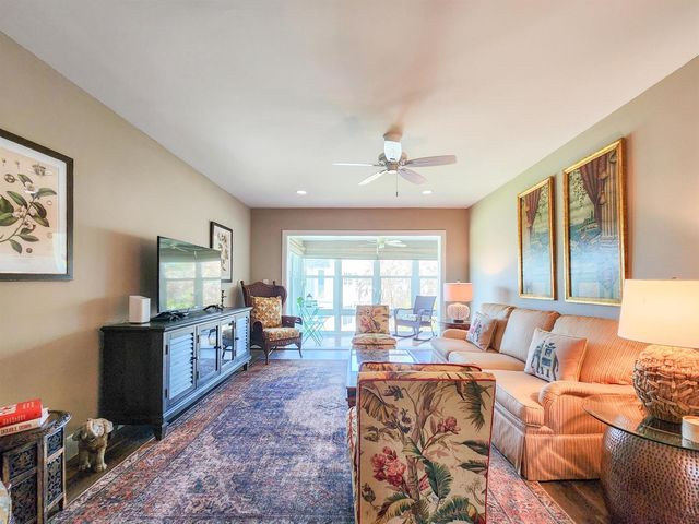 2800 Indian River Boulevard 8, Vero Beach, FL 32960