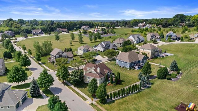 3022 Nostalgic COURT, Hubertus, WI 53033