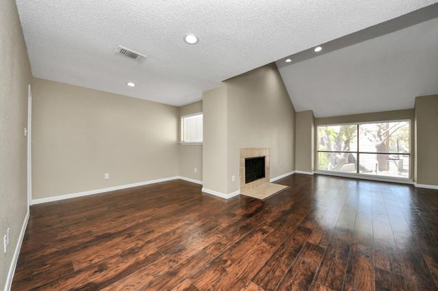 6601 Sands Point Drive 59, Houston, TX 77074