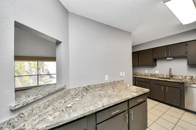 6601 Sands Point Drive 59, Houston, TX 77074