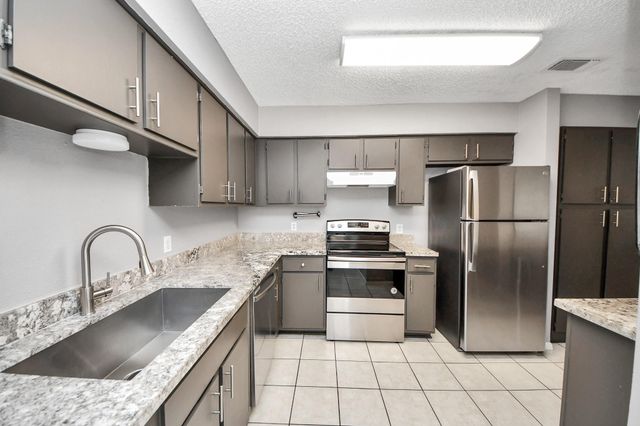 6601 Sands Point Drive 59, Houston, TX 77074