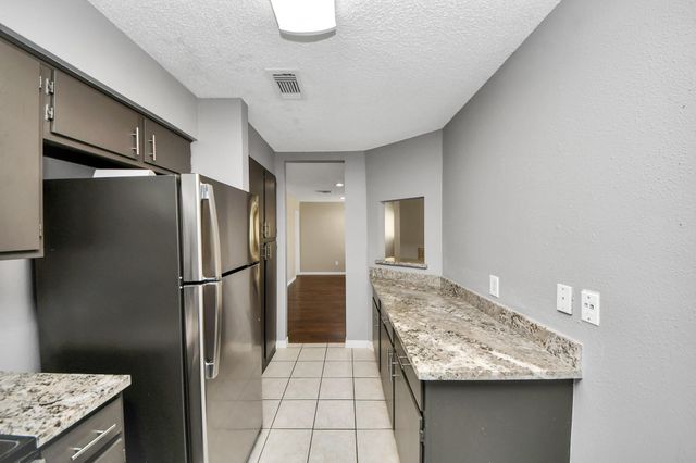 6601 Sands Point Drive 59, Houston, TX 77074