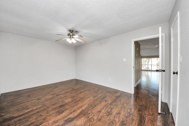 6601 Sands Point Drive 59, Houston, TX 77074