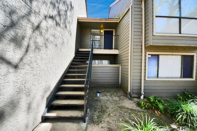 6601 Sands Point Drive 59, Houston, TX 77074