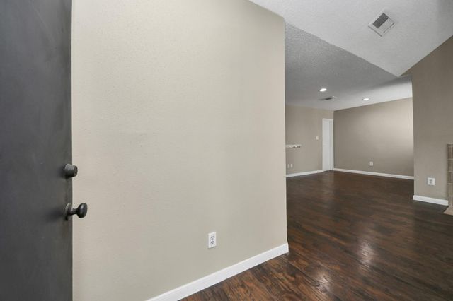 6601 Sands Point Drive 59, Houston, TX 77074