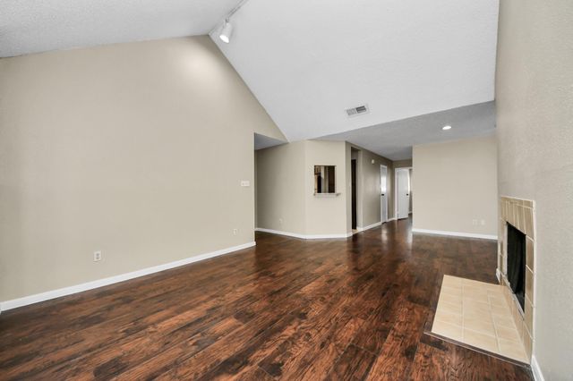 6601 Sands Point Drive 59, Houston, TX 77074