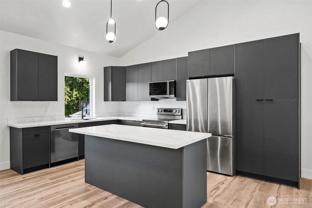 1215 Rolling Hills Drive, Port Angeles, WA 98363