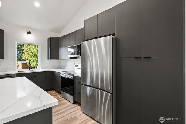 1215 Rolling Hills Drive, Port Angeles, WA 98363