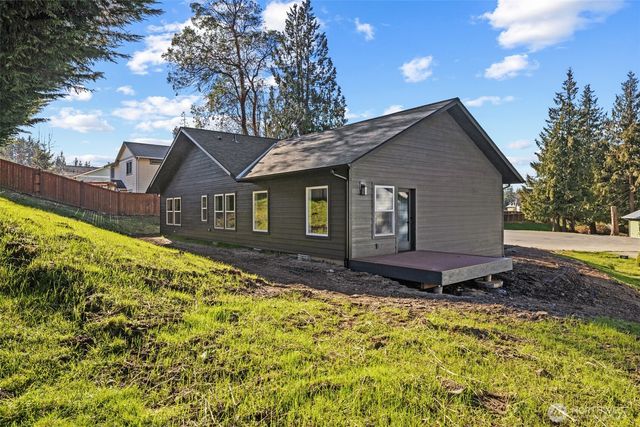 1215 Rolling Hills Drive, Port Angeles, WA 98363