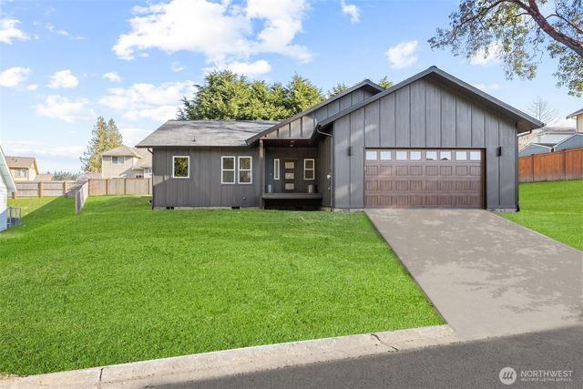 1215 Rolling Hills Drive, Port Angeles, WA 98363