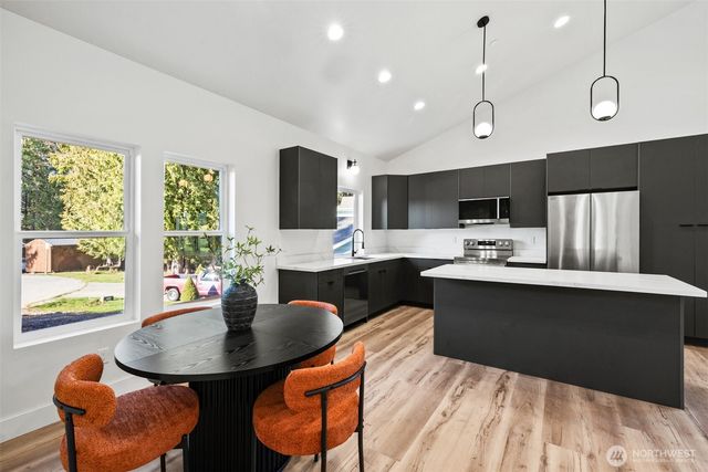 1215 Rolling Hills Drive, Port Angeles, WA 98363